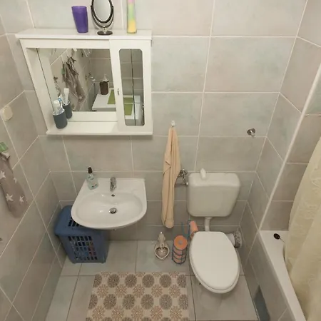 Center Apartment *